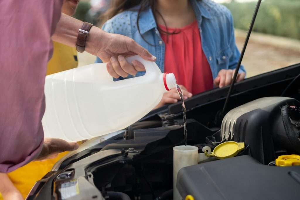 Does+Washer+Fluid+Burnt+Smell+in+Car+Understanding+the+Causes+and+Solutions